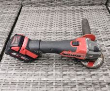 Milwaukee grinder