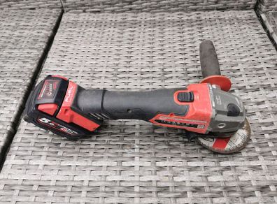 Milwaukee grinder