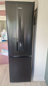 Hisense 60cm Black Fridge Freezer - rb435n4wfe