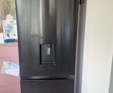 Hisense 60cm Black Fridge Freezer - rb435n4wfe