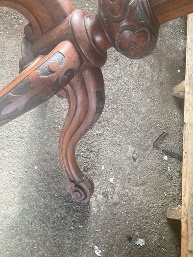 Victorian table base / legs