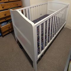 Cot bed