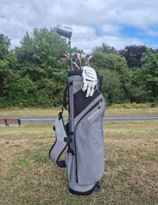 Golf Set( Clubs, Bag, Balls & Gloves)