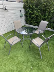 garden table and chairs