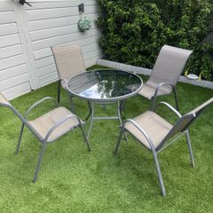 garden table and chairs