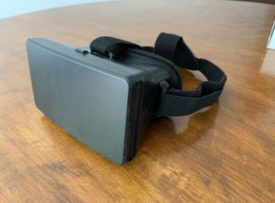 VR goggles