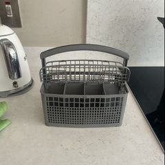 Dishwasher cutlery insert