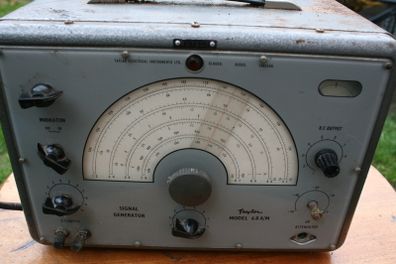 Taylor Model 68A/M Signal Generator vintage electrical service test kit 1960s
