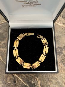 Gold tone bracelet