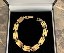 Gold tone bracelet