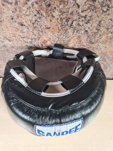Sandee Closed Face Head Guard Black White Size Medium