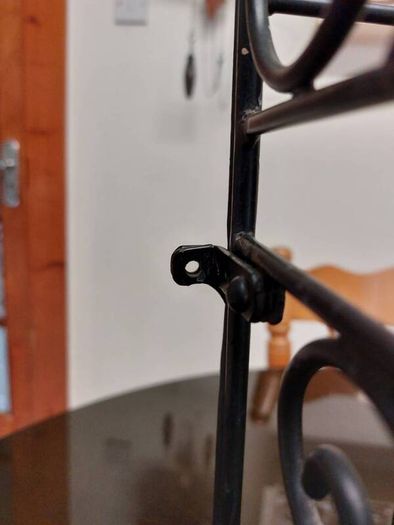 metal wine bottle holder