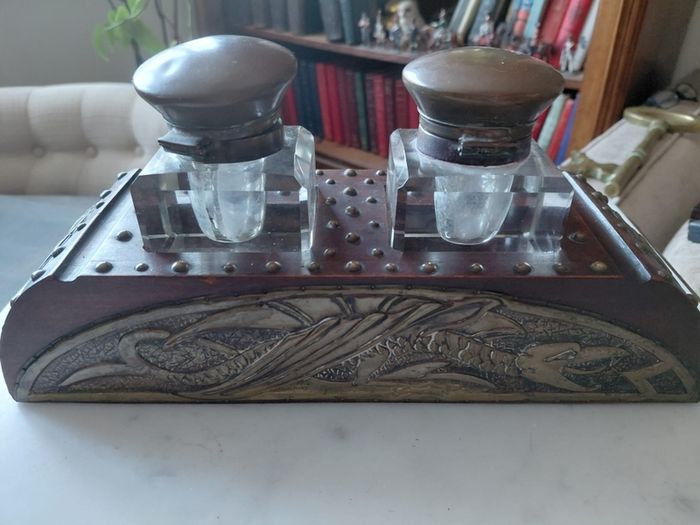 Antique double ink well desk stand