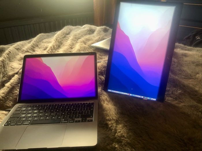 AOC i1659FWUX 15.6" portable monitor