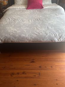Super king 6ft leather bed