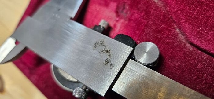 Mitutoyo 505-633 metric dial caliper