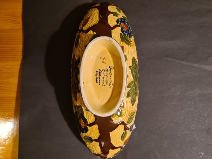 Vintage H J Wood Hand Painted Staffordshire  Indian Tree Window Vase. In Very Good Condition.