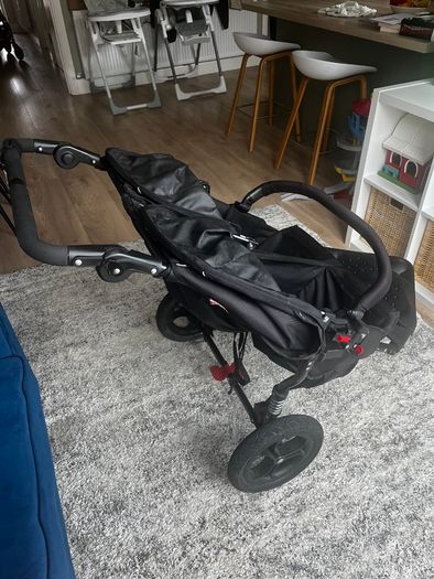 Double Buggy Out n About Nipper V4  (Excellent condition)