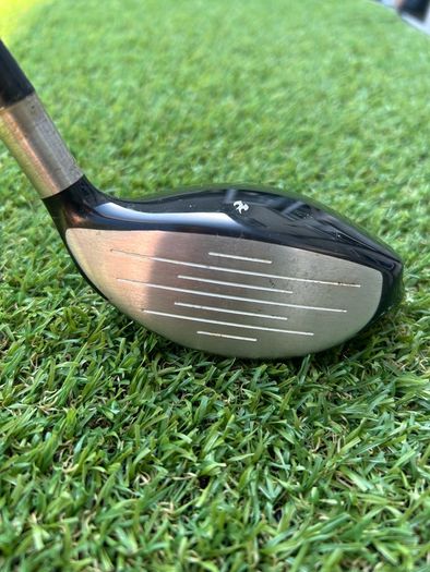 Left handed golf clubs
