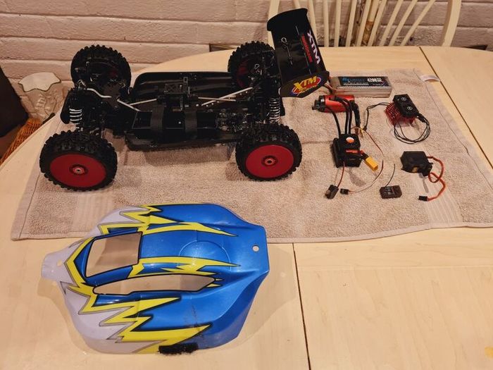 Xtm brushless buggie rc car