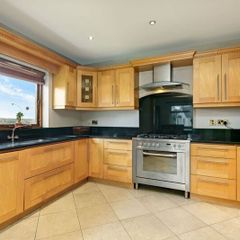 Fitted Kitchen, granite top and appliances