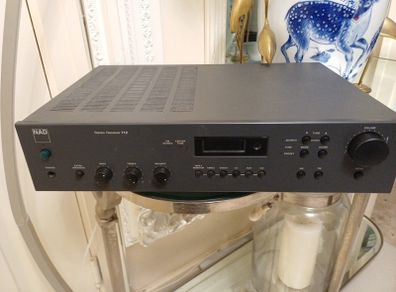 NAD 712 amplifier