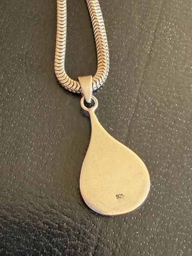 silver neck