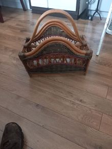 Wicker magazine Rack