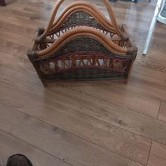 Wicker magazine Rack