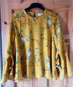 Fabulous mustard top