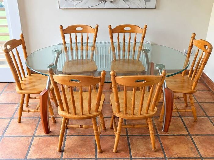 Dining Table & 6 Chairs