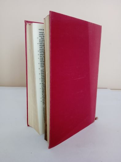 The Holy Bible: A Translation from the Latin Vulgate in the Light of the Hebrew and Greek Originals Translated by Monsignor Ronald Knox (PT249)