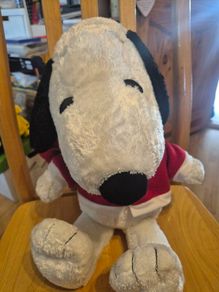 2006 Snoopy Plush - Macys