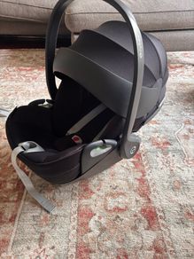 CYBEX T-iCloud rotating infant car seat