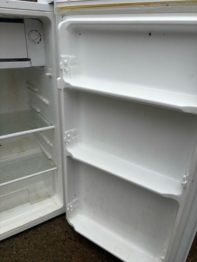 Power point undercounter fridge