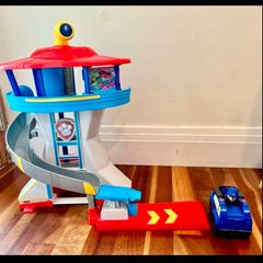 Paw Patrol lookout tower with chase and his Vehicle