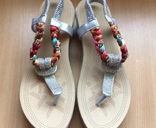 Ladies silver and multicolored toe post sandals size 5