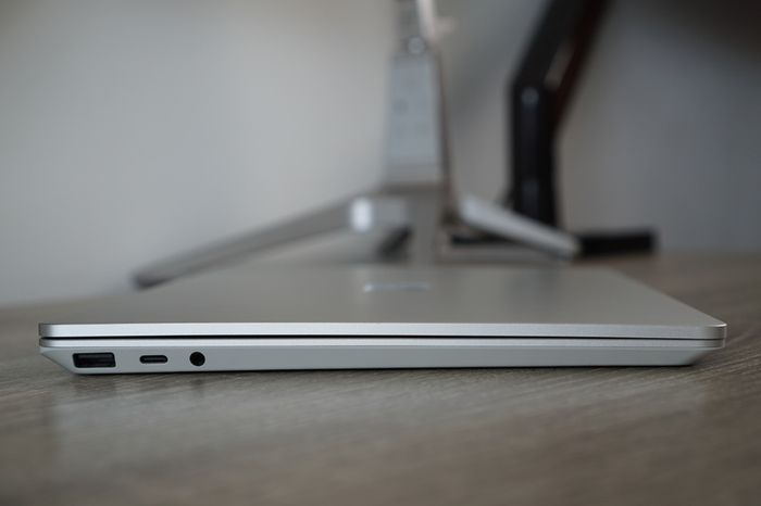 Microsoft Surface Laptop Go | Core i5 | 16GB RAM | 256GB | 100% sRGB Touch