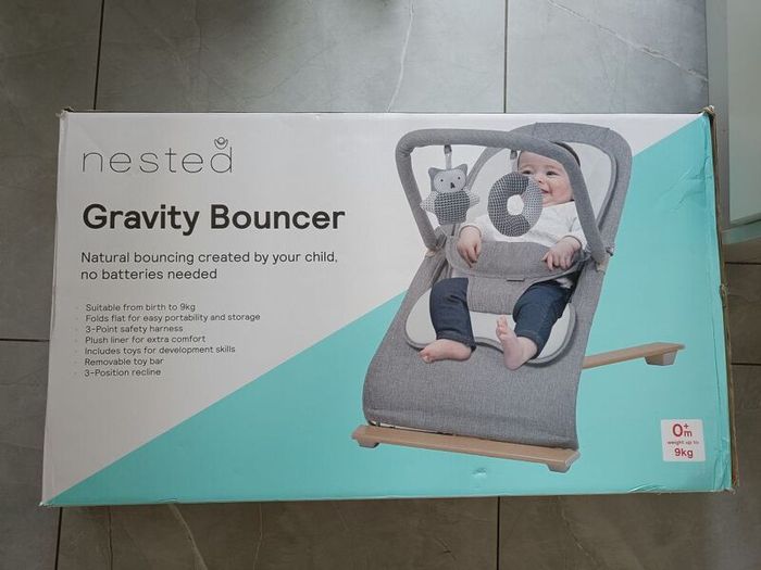 Nested Gravity Baby Bouncer Grey/Wood
