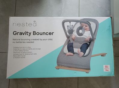 Nested Gravity Baby Bouncer Grey/Wood