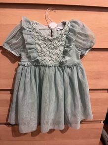 Girl's dress