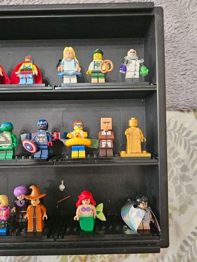 32 x variety of lego minifigures
