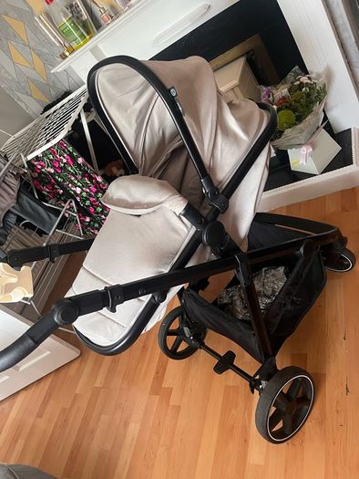 Baby travel system and baby rocker (collection only)