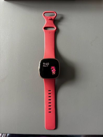 Fitbit Versa 4 (Pink Sand/Copper Rose) + Original Box & 3 Extra Straps