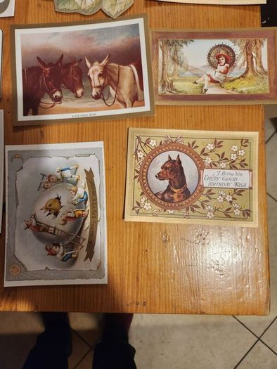 Beautiful Set Of 25 Reproduction  Vicorian Greeting Cards Of The Period 1860-1890 In Presentation Box. In Very Good Condition.