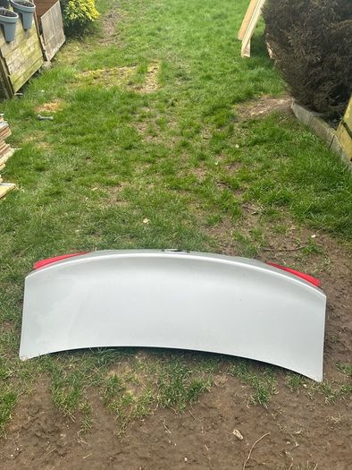 Lexus is220d boot lid