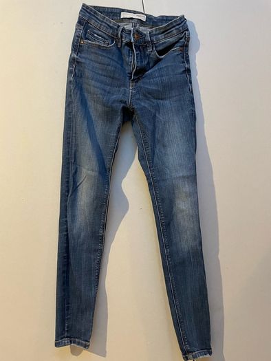 2 Pants (Stradivarius jeans and a Formal pants)