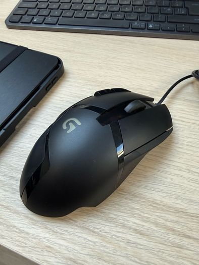 Logitech G402 Gaming Mouse USB