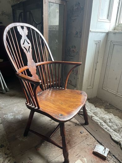19c Elm & Yew Windsor Chair