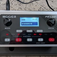 Mooer PE100 Pocket Effects & Gear4music 15W Amp Bundle